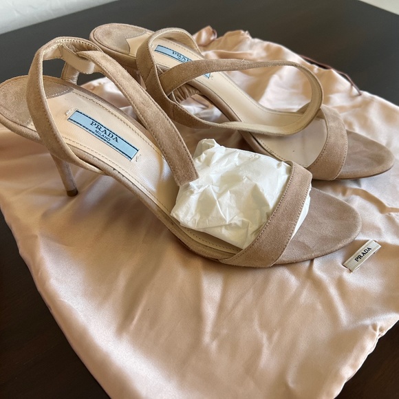 Prada shoes - Picture 2 of 4